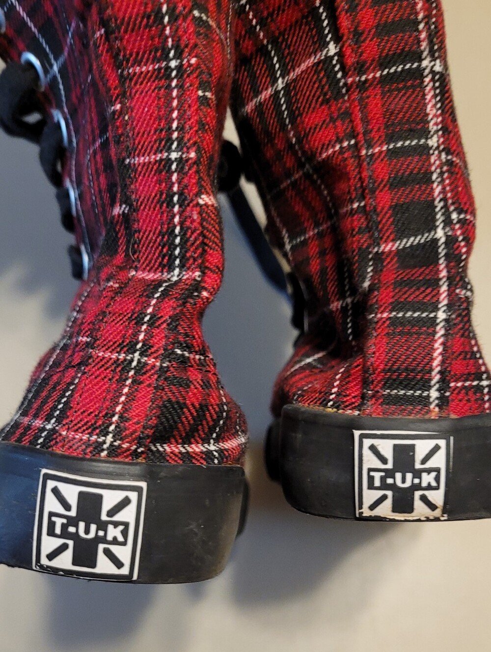 TUK - Red Plaid Lace-Up High-Top Women’s Sneakers.  Size 5 - Picture 3 of 8